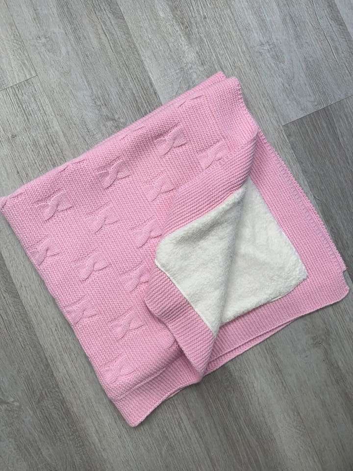 Одеяло плед вязаный для новорожденных с мехом розовый